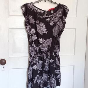 Hot Kiss Floral Shorts Romper size S  Sleeveless Summer Rayon Black Gray White